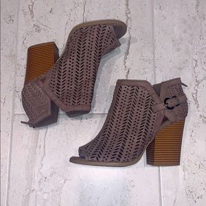 Suede peep toe Booties